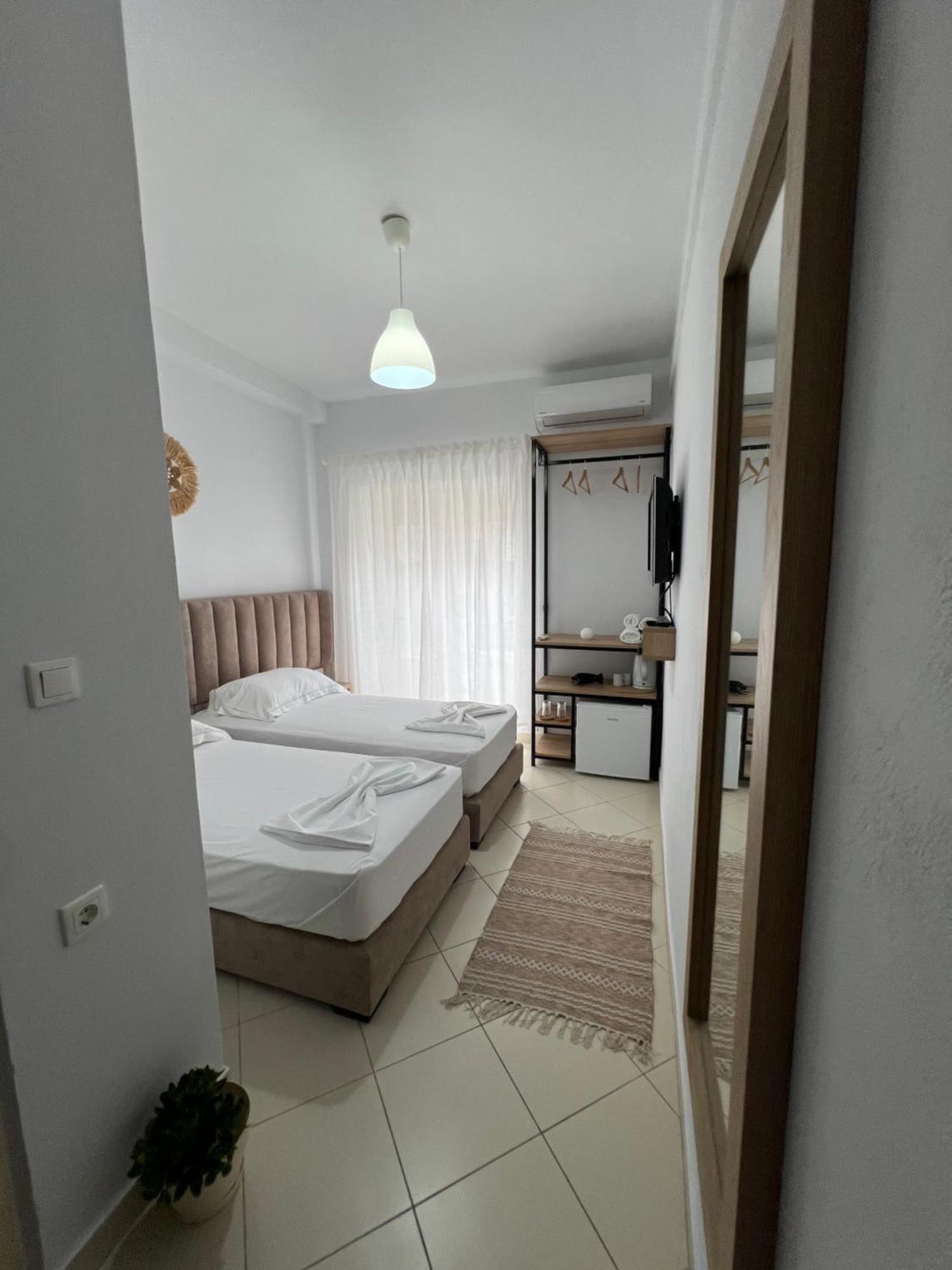 Helios Rooms Sarandë Exterior foto